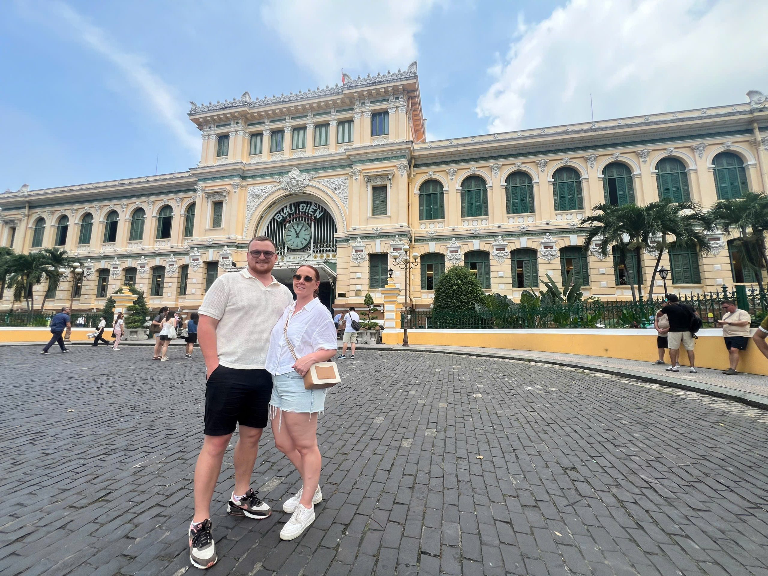 SAIGON SIGHTSEEING TOUR