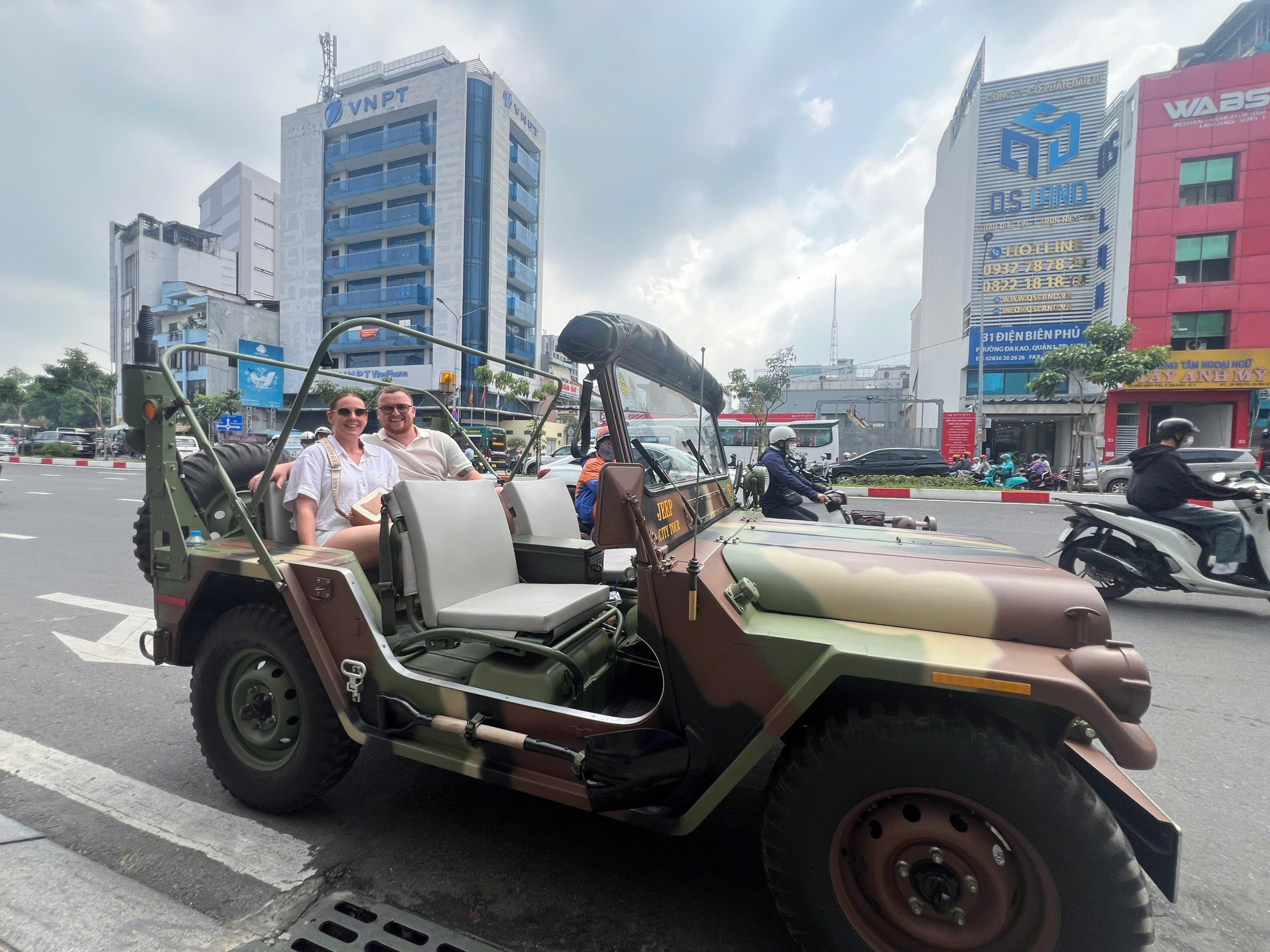 SAIGON SIGHTSEEING TOUR
